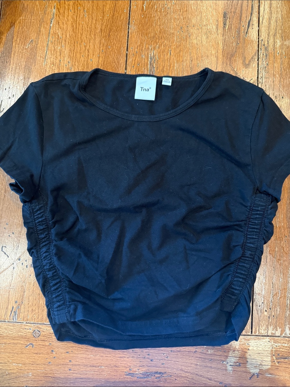 TNA Black Short-Sleeve Cropped Top with Side Ruching